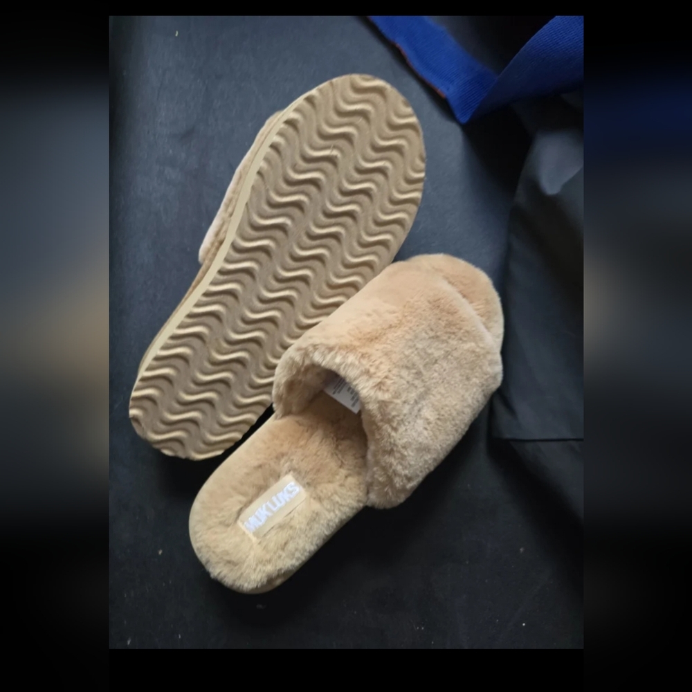 Muk Luks Kirstey womens tan slides size 5-6 - Picture 3 of 5